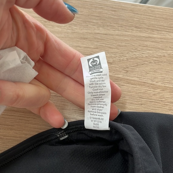 NWOT Athleta bra cropped halter - Picture 4 of 5